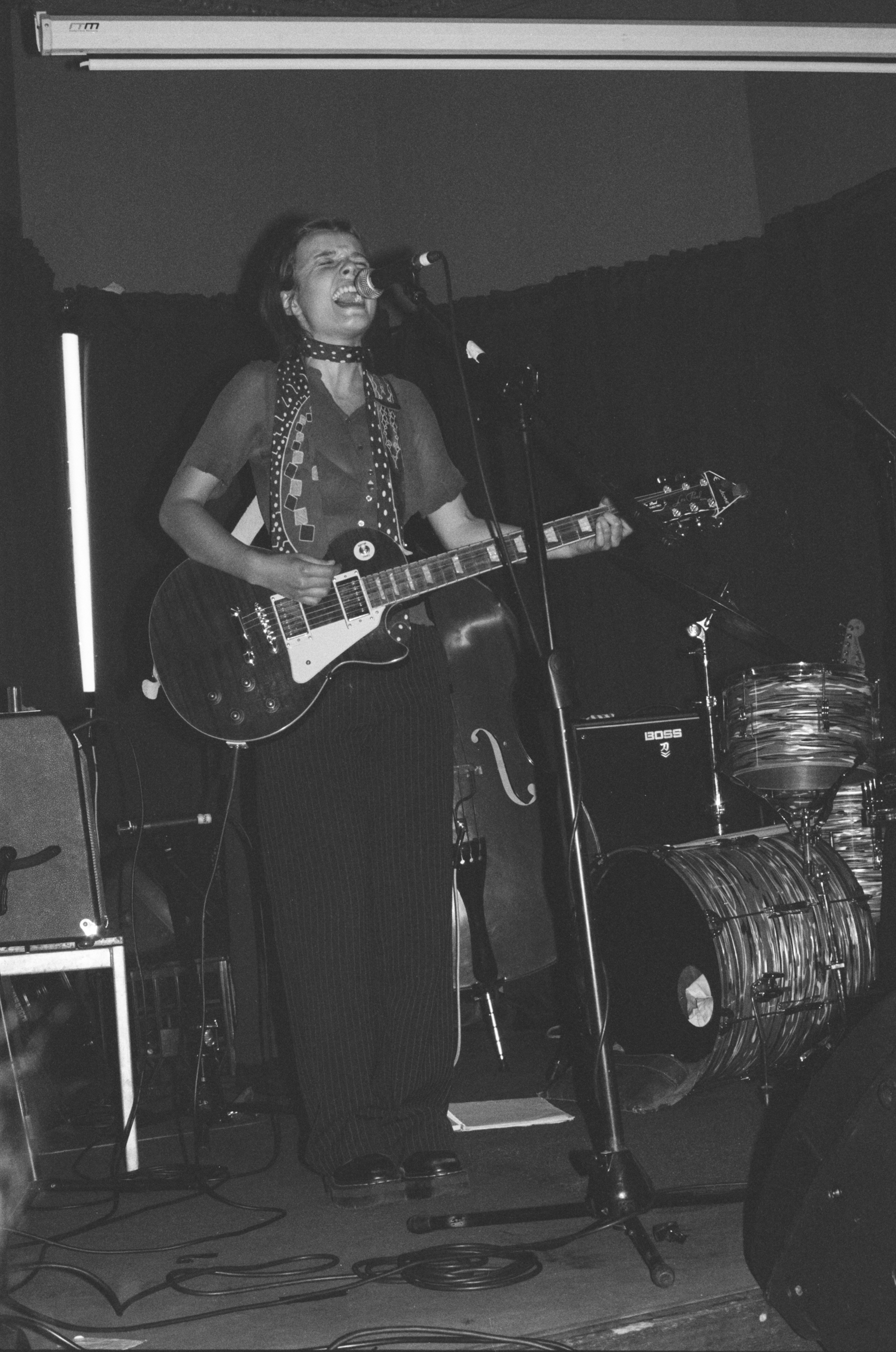 SASCHA singing in bar